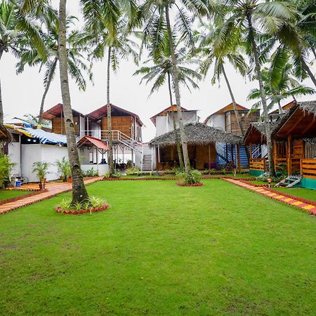 Om Sai Beach Resort Агонда Экстерьер фото