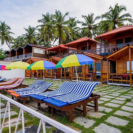 Om Sai Beach Resort Агонда Экстерьер фото