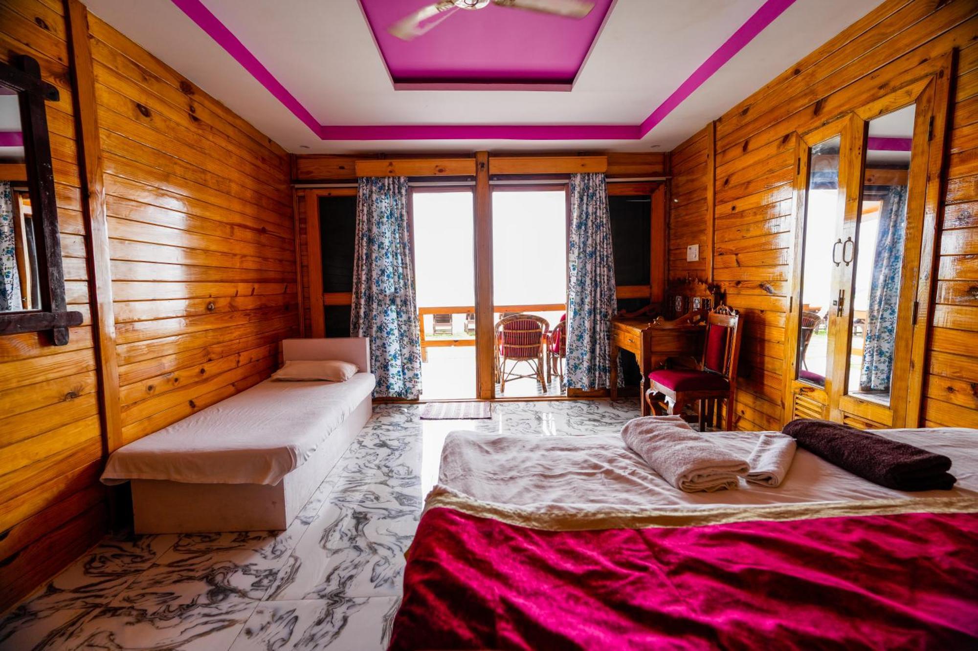 Om Sai Beach Resort Агонда Экстерьер фото