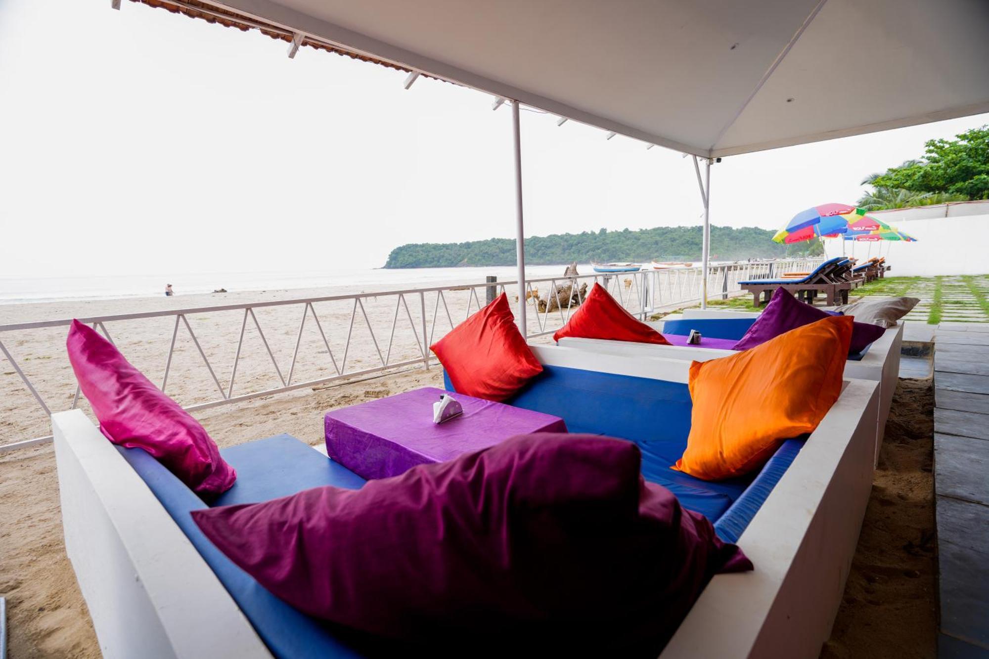 Om Sai Beach Resort Агонда Экстерьер фото